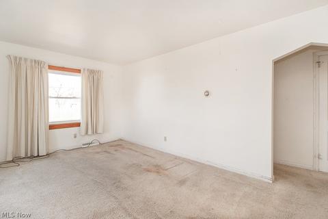 2346 E 35th St, Lorain, OH 44055 photo 3