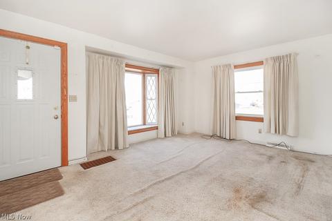 2346 E 35th St, Lorain, OH 44055 photo 5
