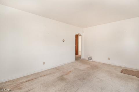2346 E 35th St, Lorain, OH 44055 photo 4