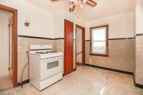 2346 E 35th St, Lorain, OH 44055 photo 9