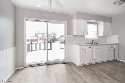 861 Salem Ave, Elyria, OH 44035 photo 4