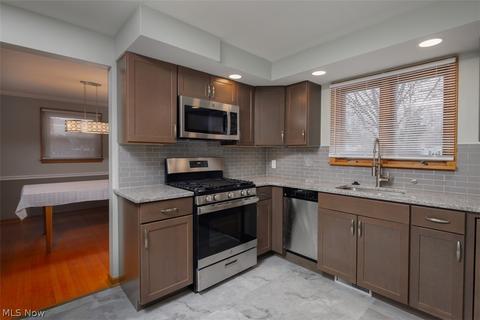 2315 Crosshaven Rd NW, Canton, OH 44708 photo 5