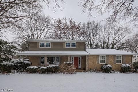 2315 Crosshaven Rd NW, Canton, OH 44708 photo 1