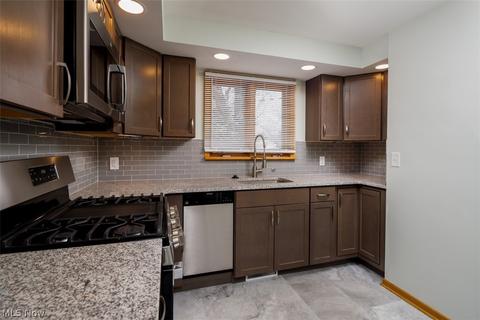 2315 Crosshaven Rd NW, Canton, OH 44708 photo 6