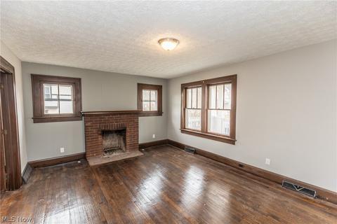 855 Avon St, Akron, OH 44310 photo 2