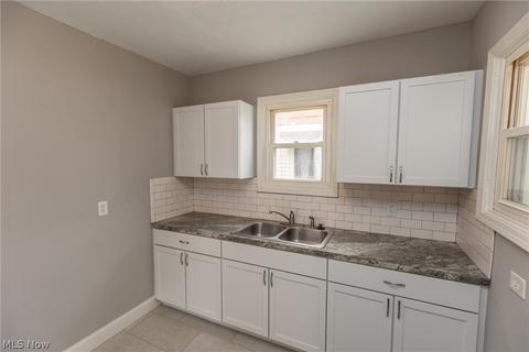 855 Avon St, Akron, OH 44310 photo 13