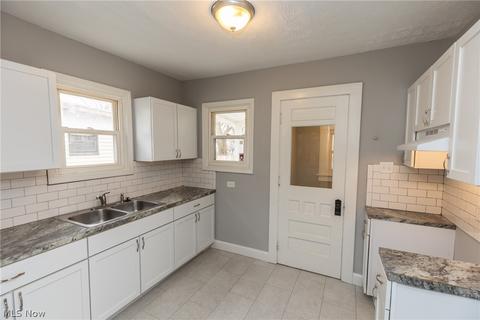 855 Avon St, Akron, OH 44310 photo 10