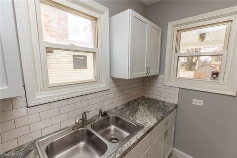 855 Avon St, Akron, OH 44310 photo 14
