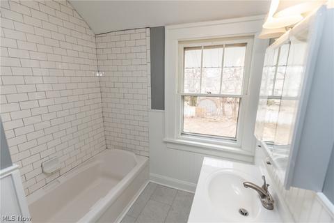 855 Avon St, Akron, OH 44310 photo 23