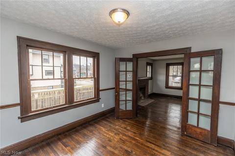 855 Avon St, Akron, OH 44310 photo 8