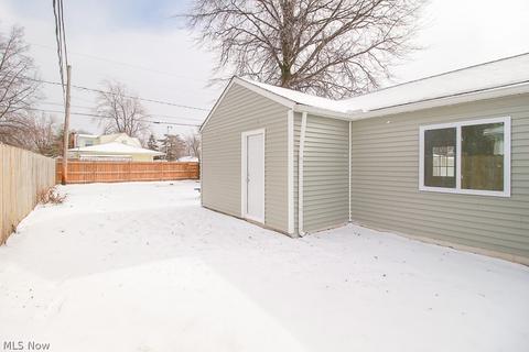 4825 Wake Robin Rd, Mentor, OH 44060 photo 4