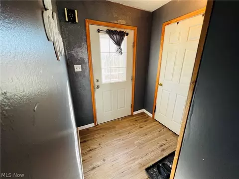 5194 Rolling Ave, Lorain, OH 44055 photo 2