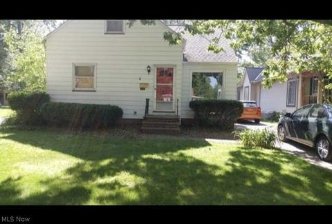 400 E 266th St, Euclid, OH 44132 photo 1