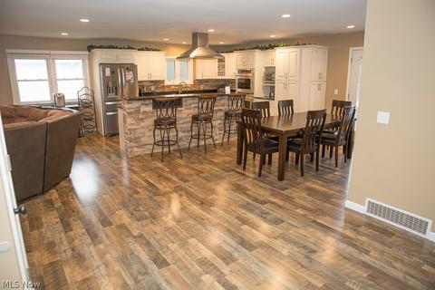 5343 Oak Point Rd, Lorain, OH 44053 photo 8
