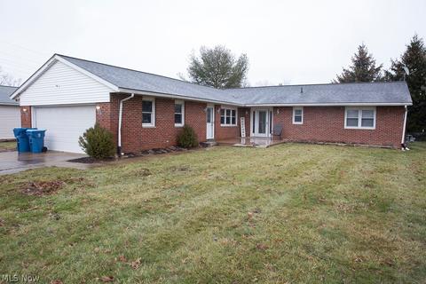5343 Oak Point Rd, Lorain, OH 44053 photo 1
