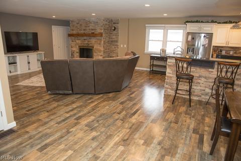 5343 Oak Point Rd, Lorain, OH 44053 photo 9