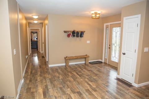 5343 Oak Point Rd, Lorain, OH 44053 photo 5
