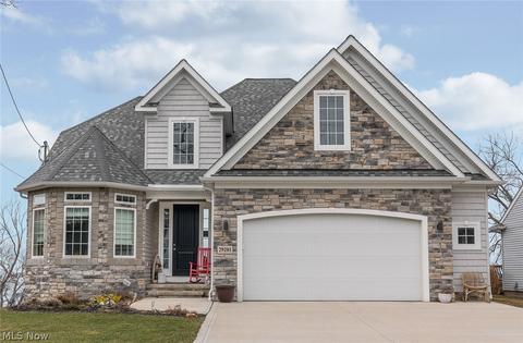 29201 Cresthaven Dr, Willowick, OH 44095 photo 1