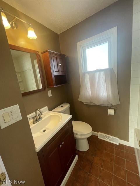 2510 Keystone, Parma, OH 44134 photo 16