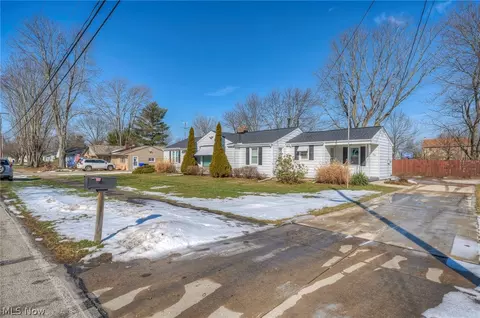 229 Forest St, Lagrange, OH 44050 photo 3
