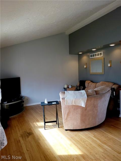 773 E Warner Rd, Akron, OH 44319 photo 8