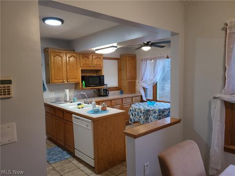 773 E Warner Rd, Akron, OH 44319 photo 2