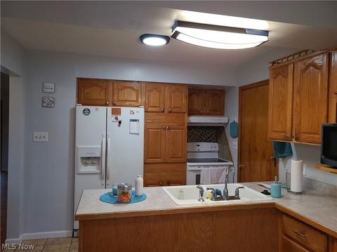 773 E Warner Rd, Akron, OH 44319 photo 4