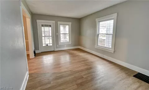 618 Columbus Ave NW, Canton, OH 44708 photo 9