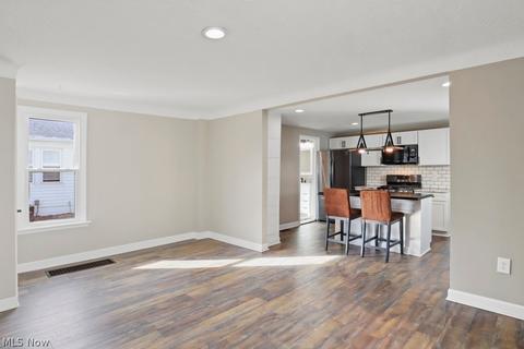 37849 3rd St, Willoughby, OH 44094 photo 5