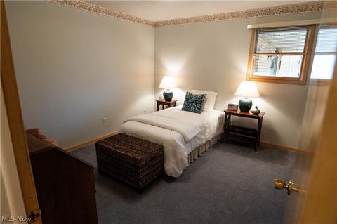 7277 Barton Cir, Parma, OH 44129 photo 15