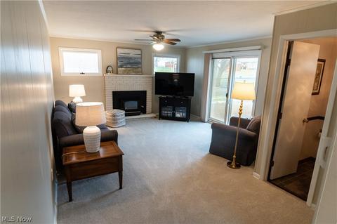 7277 Barton Cir, Parma, OH 44129 photo 10