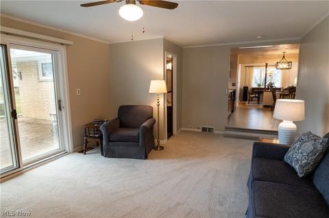 7277 Barton Cir, Parma, OH 44129 photo 11