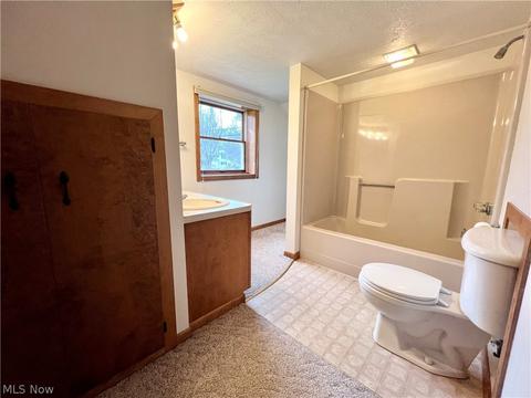 61 E Main St, Dalton, OH 44618 photo 8