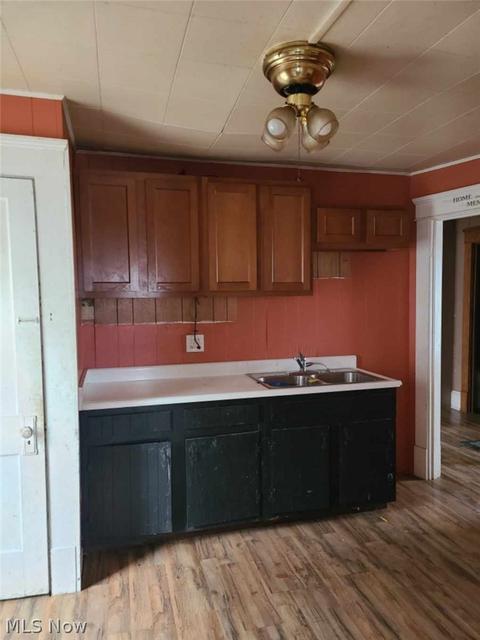 115 E Vermont Ave, Sebring, OH 44672 photo 5