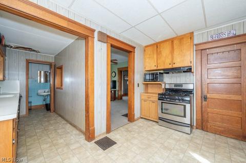 42 Case Rd, Beloit, OH 44609 photo 3