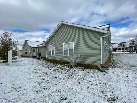 127 Ashfield Ct, Elyria, OH 44035 photo 2