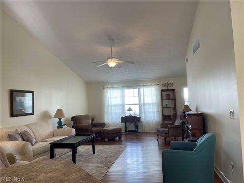 127 Ashfield Ct, Elyria, OH 44035 photo 5