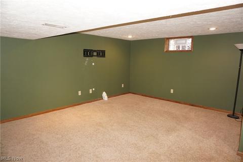 8205 Garnet Ave NE, Canton, OH 44721 photo 15