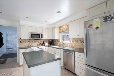 4331 Timberbrook Dr, Canfield, OH 44406 photo 9