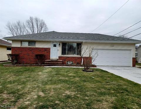 1861 Ridgeview Dr, Wickliffe, OH 44092 photo 1