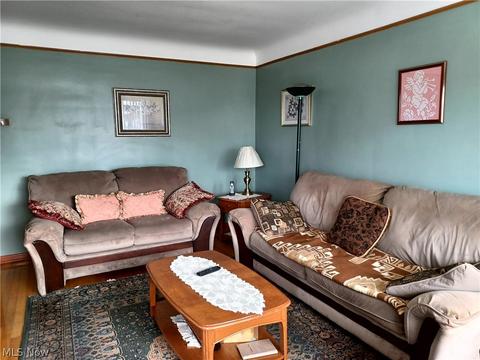 1861 Ridgeview Dr, Wickliffe, OH 44092 photo 3