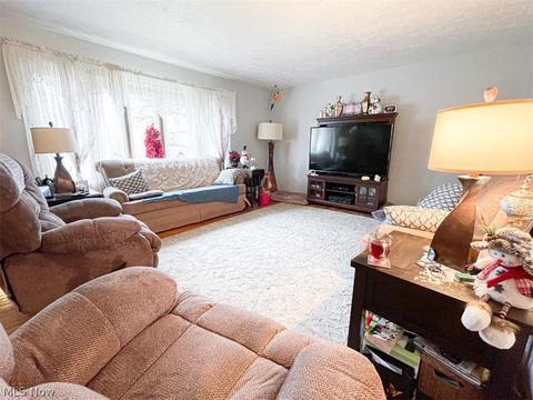 5127 Burlawn St NW, Canton, OH 44708 photo 3