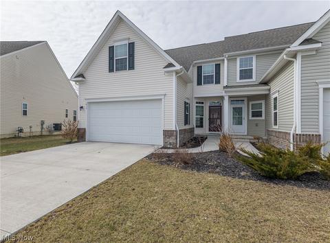 813 Walcutt Ct, Lagrange, OH 44050 photo 2
