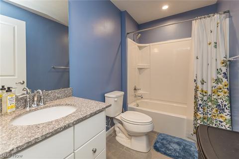 813 Walcutt Ct, Lagrange, OH 44050 photo 30