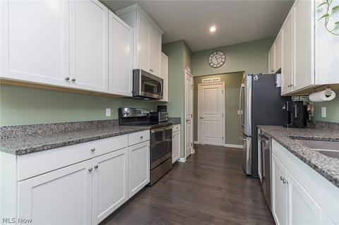813 Walcutt Ct, Lagrange, OH 44050 photo 7