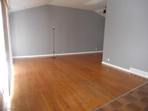 6904 Sandy Hook Dr, Parma, OH 44134 photo 5