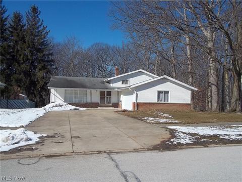 6904 Sandy Hook Dr, Parma, OH 44134 photo 3