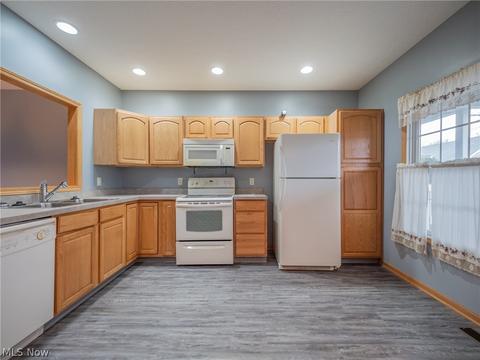 116 Bears Paw Dr, Elyria, OH 44035 photo 9