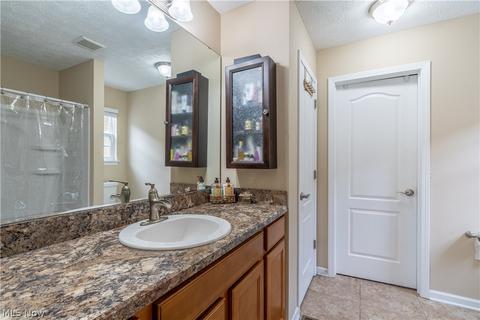 3782 Parkside Cir E, Lorain, OH 44053 photo 19
