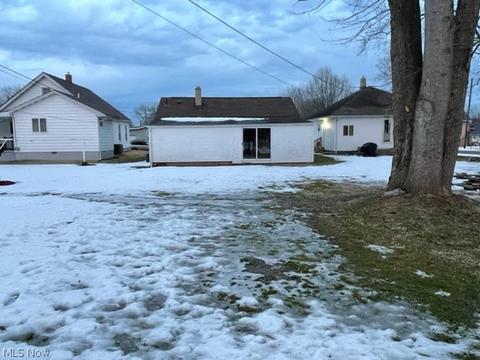 664 Mulvane St, Newcomerstown, OH 43832 photo 3